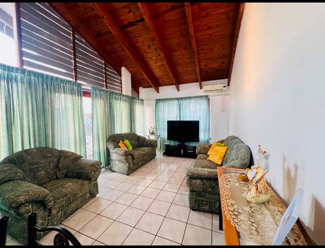 6 BEDROOM HOUSE FOR SALE IN RESERVOIR HILLS